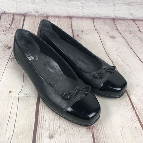 NWOT SAS Coco Slip On Loafer Black Bow Women's Sz 7.5 - Picture 1 of 11